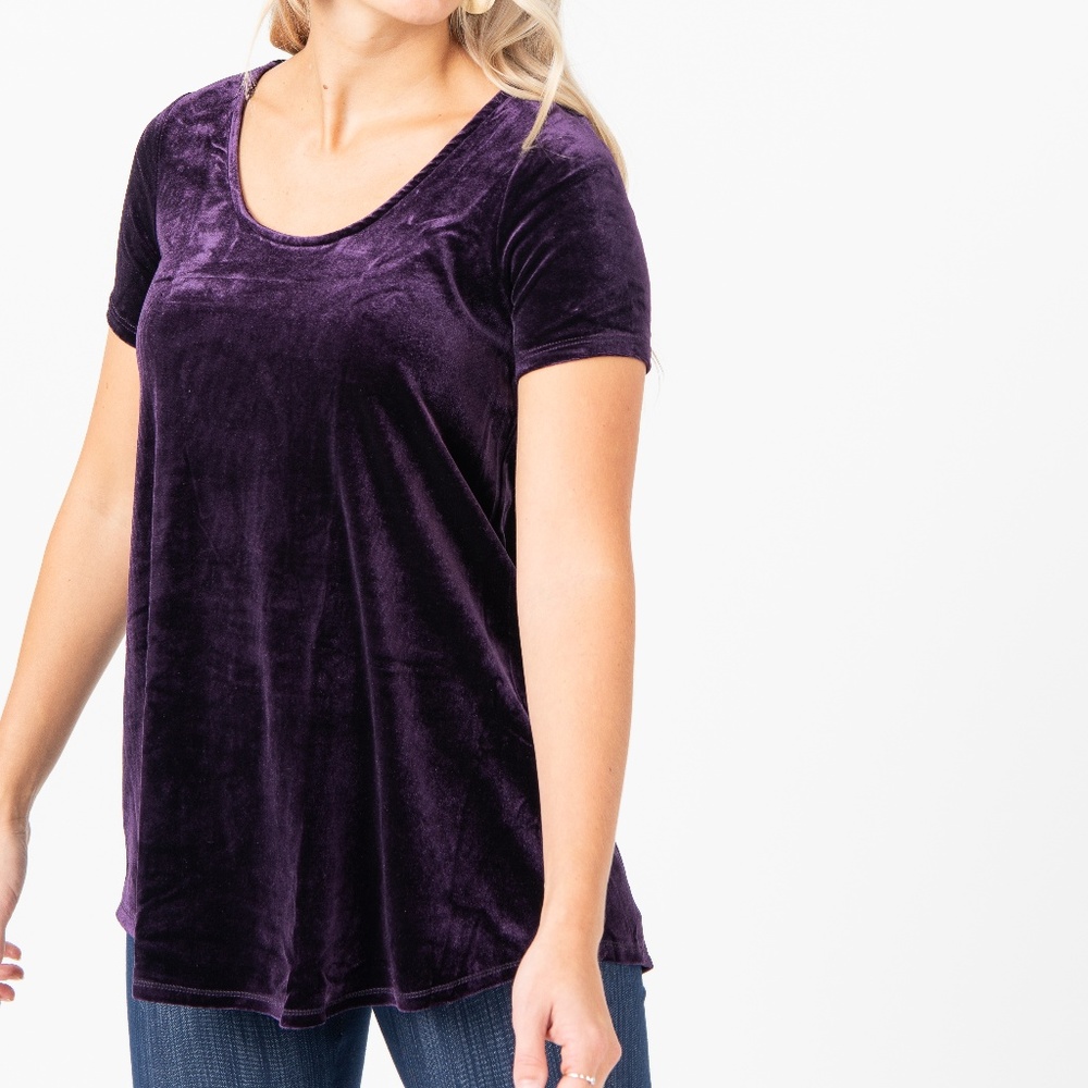 Agnes & Dora Velvet Everyday Tee